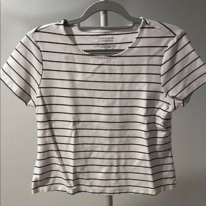 Adrienne Vittadini Black Striped Short Sleeve Tee